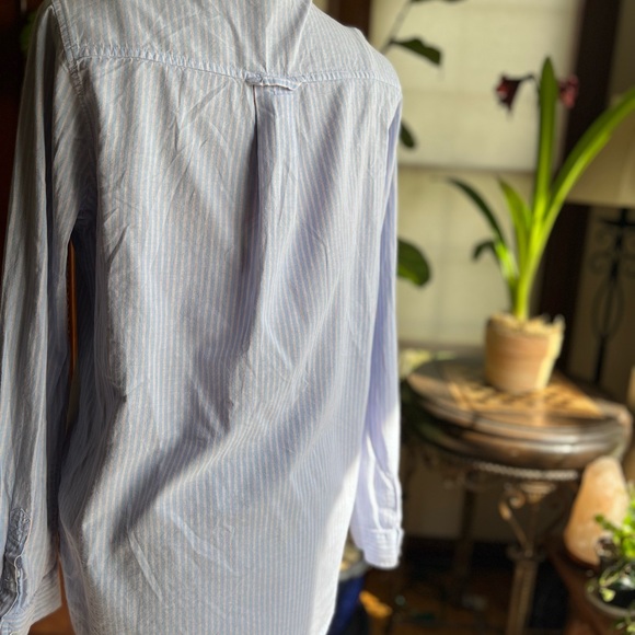 H&M Blue and Pink Pinstripe Button Down Long Sleeve Dress Shirt - Picture 6 of 9